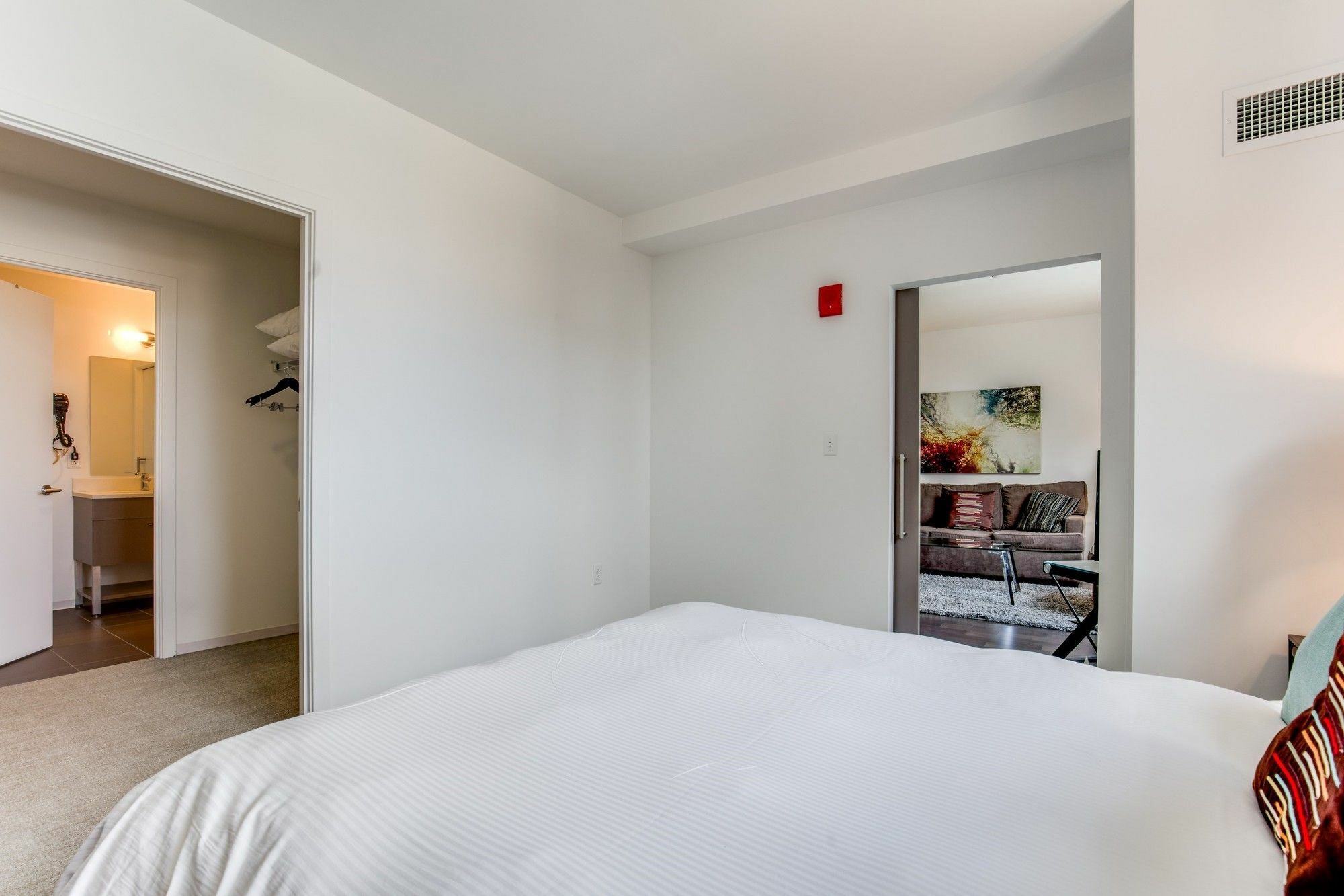 Global Luxury Suites At Kendall East Cambridge Exterior photo